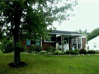 651 Chateau Dr, Cincinnati, OH 45244 photo 2