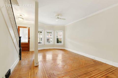 651 Chateau Dr, Cincinnati, OH 45244 photo 5