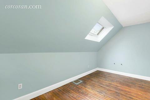 651 Chateau Dr, Cincinnati, OH 45244 photo 9