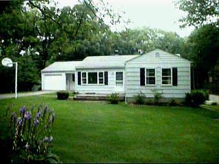 9835 Lakeview Dr, Cincinnati, OH 45231 photo 1