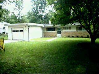 8975 Mockingbird Ln, Cincinnati, OH 45231 photo 2