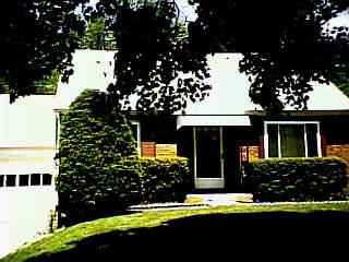 1128 Hempstead Dr, Cincinnati, OH 45231 photo 1