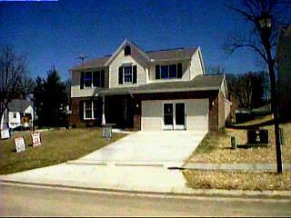5760 Willowcove Dr, Cincinnati, OH 45239 photo 1