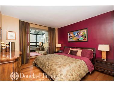 875 Surrey Trl, Cincinnati, OH 45245 photo 9