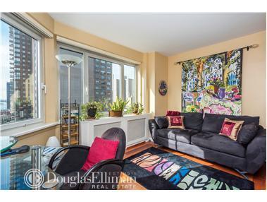 875 Surrey Trl, Cincinnati, OH 45245 photo 7