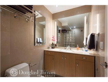 875 Surrey Trl, Cincinnati, OH 45245 photo 10