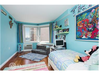 875 Surrey Trl, Cincinnati, OH 45245 photo 11