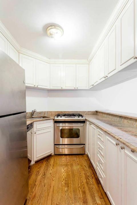 122 Clifton Ave, Cincinnati, OH 45202 photo 2