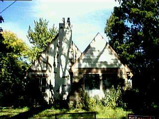 1354 Westminster Dr, Cincinnati, OH 45229 photo 3