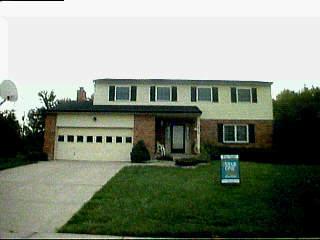1412 Calgery Dr, Cincinnati, OH 45255 photo 2