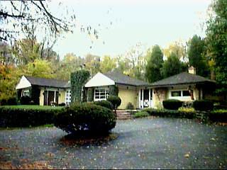 735 Locust Corner Rd, Cincinnati, OH 45245 photo 2
