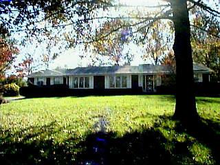 8575 Gwilada Dr, Cincinnati, OH 45236 photo 2