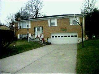 10415 Springrun Dr, Cincinnati, OH 45231 photo 2