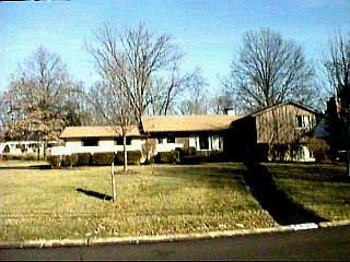 6830 Michael Dr, Cincinnati, OH 45243 photo 1