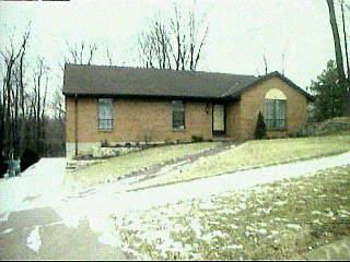 4000 Simca Ln, Cincinnati, OH 45211 photo 3
