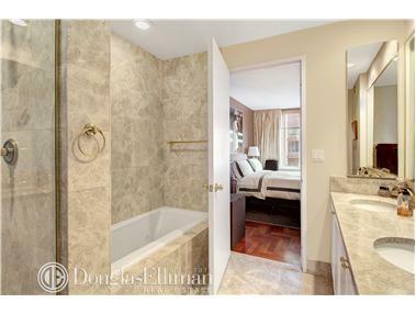 524 Riddle Rd #28, Cincinnati, OH 45220 photo 6