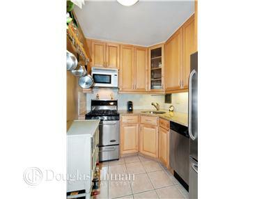7939 Bar Harbor Dr, Cincinnati, OH 45255 photo 5