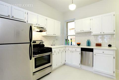 8626 Coran Dr, Cincinnati, OH 45255 photo 3