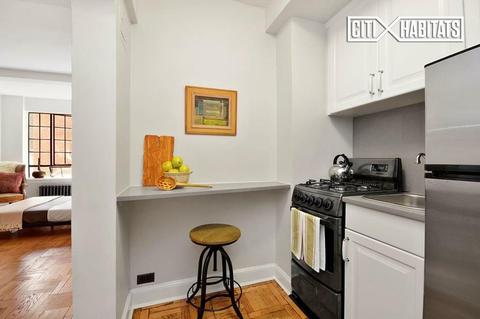 2921 Eden Rd, Cincinnati, OH 45219 photo 1