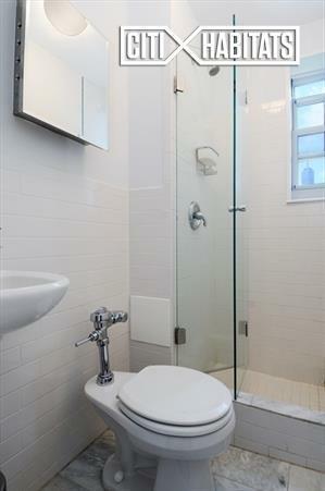 757 Maple Dr, Reading, OH 45215 photo 2