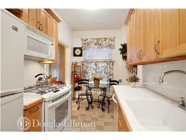 479 Breezy La, Cincinnati, OH 45244 photo 2