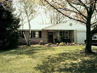 3049 Montezuma Dr, Cincinnati, OH 45251 photo 3