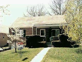 1007 Edgetree La, Cincinnati, OH 45238 photo 3