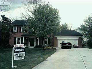 9047 Winthrop Dr, Montgomery, OH 45249 photo 1