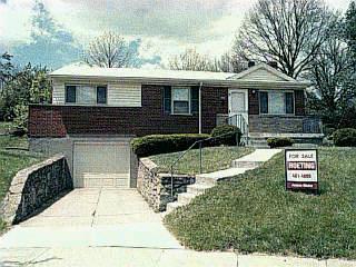 2867 Almester Dr, Cincinnati, OH 45211 photo 1