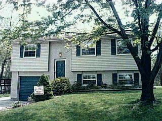 4208 Cannongate Dr, Cincinnati, OH 45245 photo 1