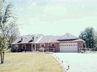 2707 Cedartrace Dr, Batavia, OH 45103 photo 1