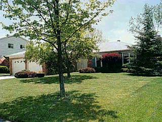 1555 Acreview Dr, Cincinnati, OH 45240 photo 1
