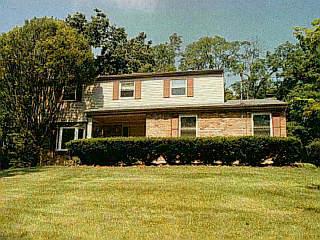 10167 Leacrest Rd, Cincinnati, OH 45215 photo 1