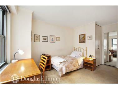 1458 Longacre Dr, Forest Park, OH 45240 photo 1