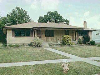 4450 Pinecroft Dr, Cincinnati, OH 45211 photo 2