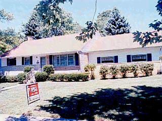 1038 Hempstead Dr, Cincinnati, OH 45231 photo 2