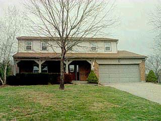4015 Benjamin Dr, Cincinnati, OH 45245 photo 2