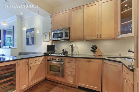 9375 Flemington Dr, Wyoming, OH 45231 photo 1