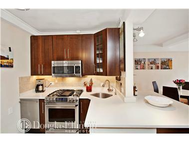 5836 Ropes Dr, Cincinnati, OH 45244 photo 4