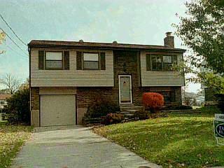 1460 Forester Dr, Cincinnati, OH 45240 photo 3