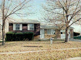 940 Holderness Ln, Forest Park, OH 45240 photo 1