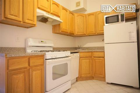 895 Sarbrook Dr, Cincinnati, OH 45231 photo 2