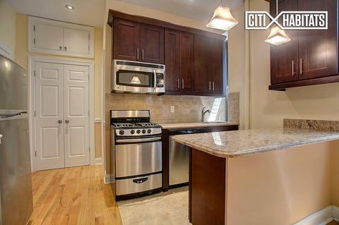 9579 Benchmark Ln, Blue Ash, OH 45242 photo 2