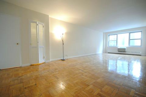 6623 Elm St, Mariemont, OH 45227 photo 1