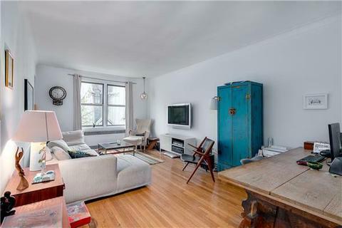 4327 Watterson St, Cincinnati, OH 45227 photo 3