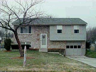 2299 Roxanna Dr, Cincinnati, OH 45231 photo 1