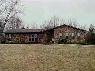2209 Beechcroft Dr, Cincinnati, OH 45233 photo 1