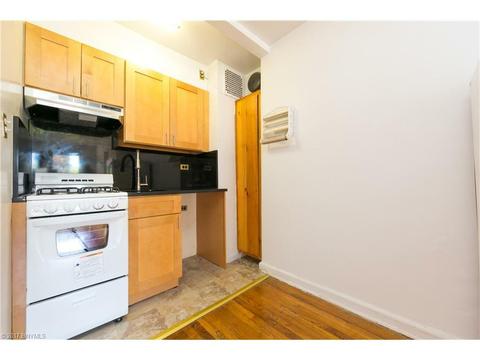 3836 Broadview Dr, Cincinnati, OH 45208 photo 4