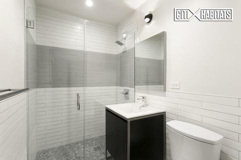 935 Lenox Pl, Cincinnati, OH 45229 photo 7