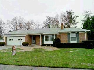 10393 Springrun Dr, Cincinnati, OH 45231 photo 2